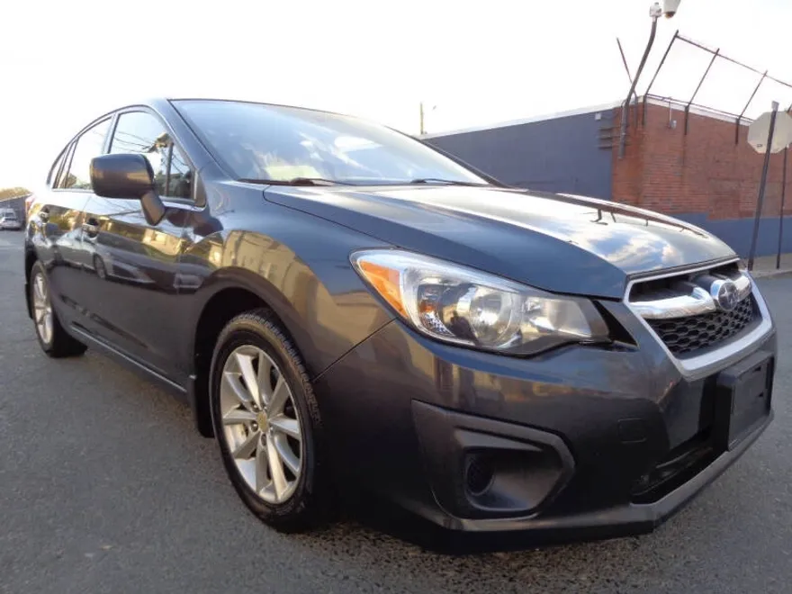 2013 Subaru Impreza 2.0i Premium photo 1