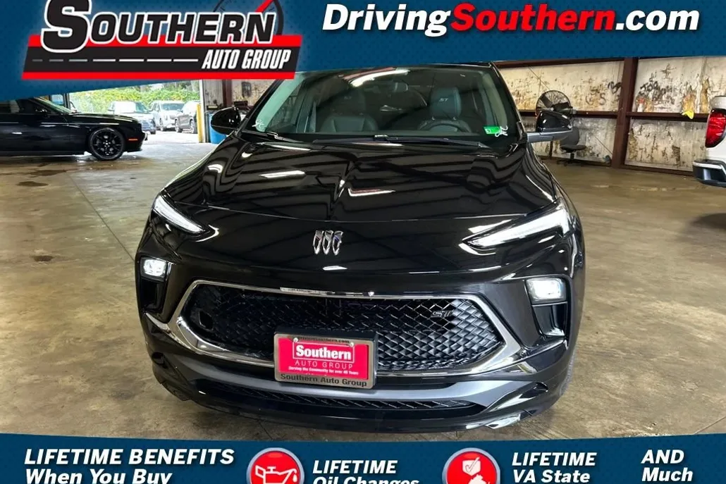 2026 Buick Encore GX Sport Touring photo 1