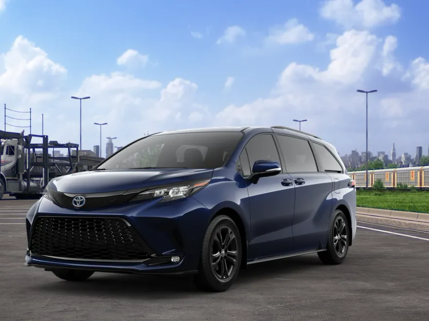 2025 Toyota Sienna XSE photo 1