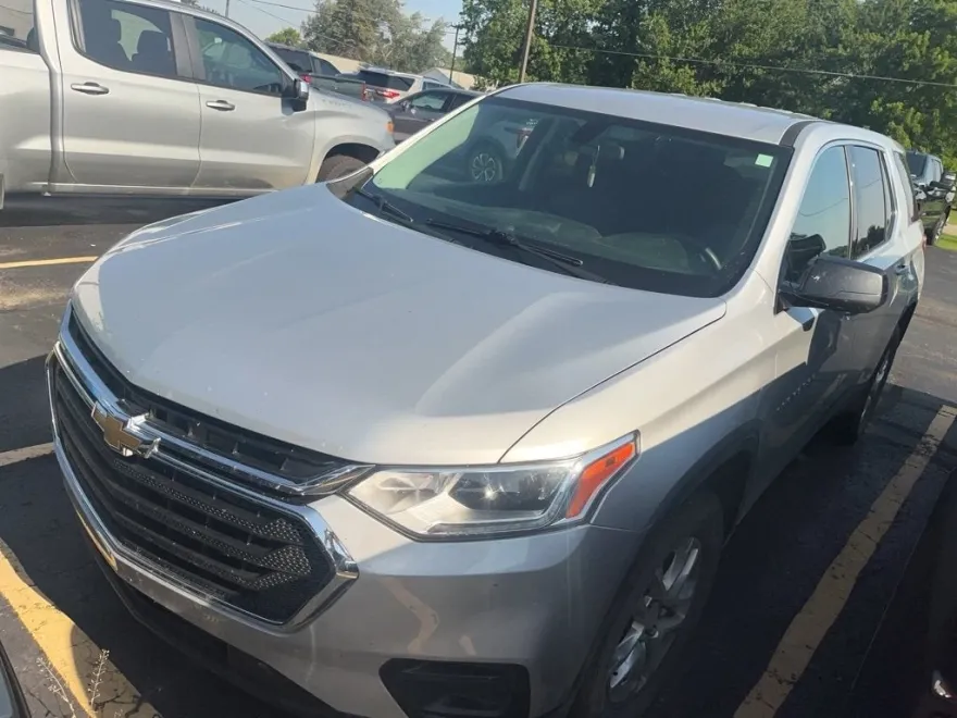 2020 Chevrolet Traverse LS photo 1