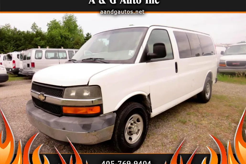 2014 Chevrolet Express 2500 LT photo 1