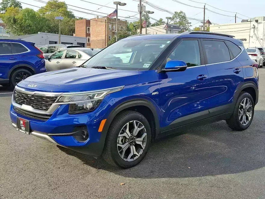 2023 Kia Seltos EX photo 1