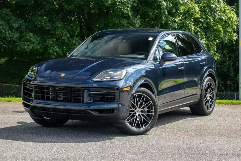 2025 Porsche Cayenne Base photo 1