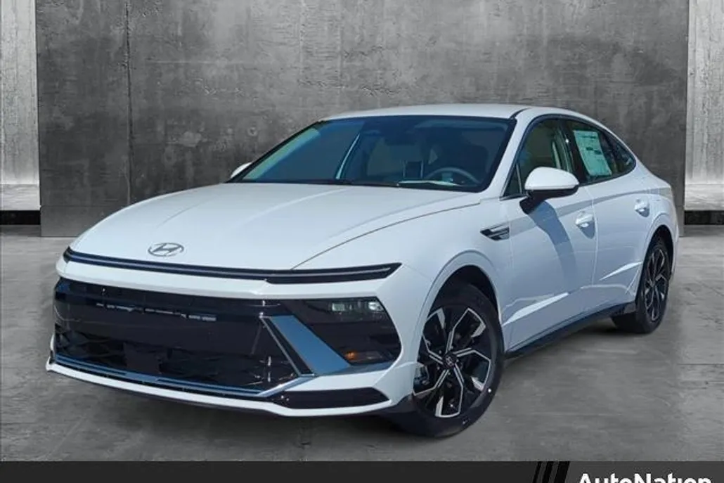 2025 Hyundai Sonata SEL photo 1