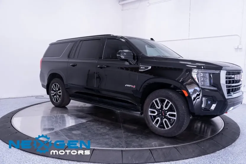 2023 Gmc Yukon XL AT4 photo 1