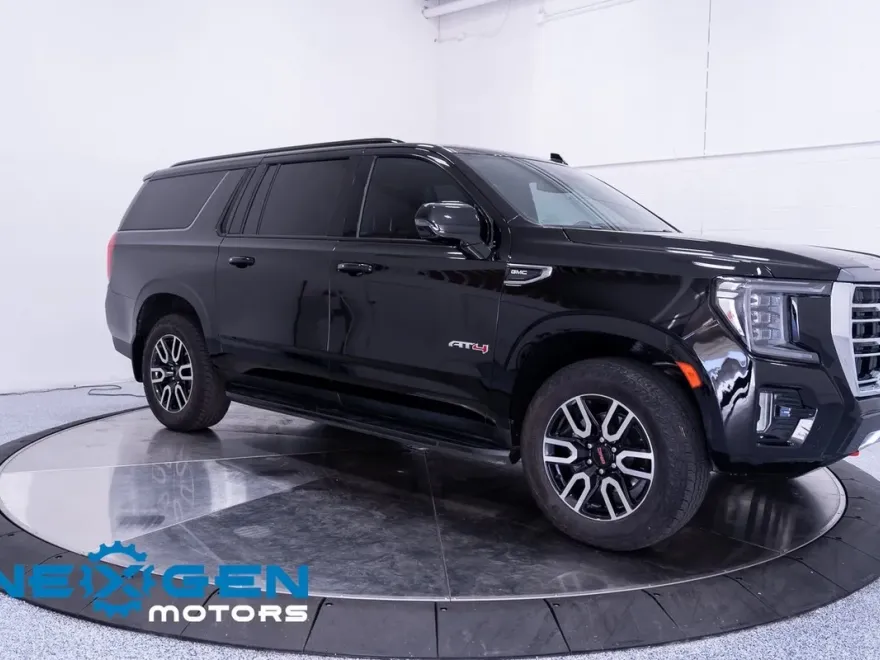 2023 Gmc Yukon XL AT4 photo 1