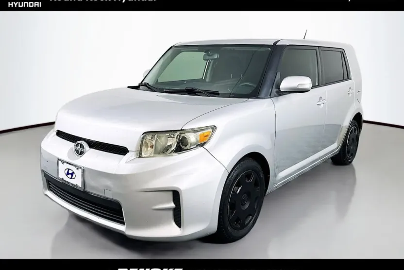 2011 Scion xB Base photo 1
