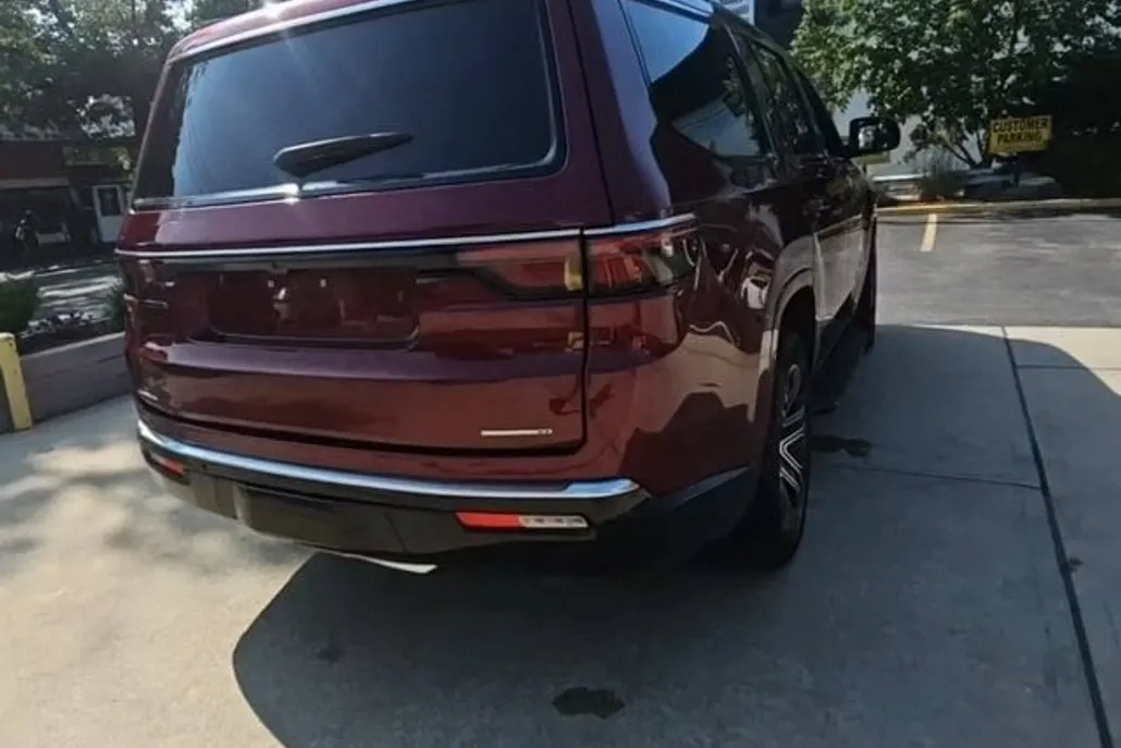 2022 Jeep Wagoneer Series III photo 1