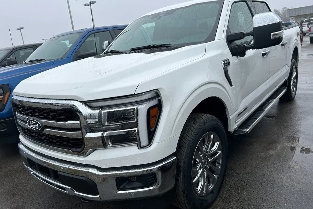 2025 Ford F-150 Lariat photo 1