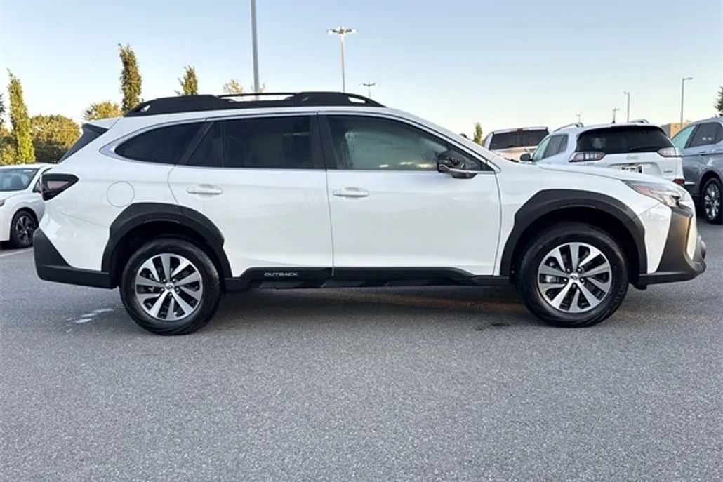 2025 Subaru Outback Premium photo 1