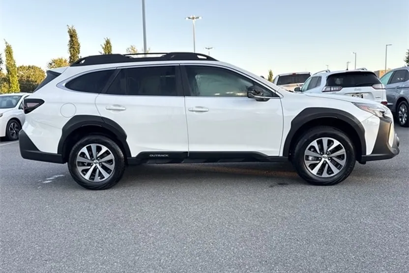 2025 Subaru Outback Premium photo 1