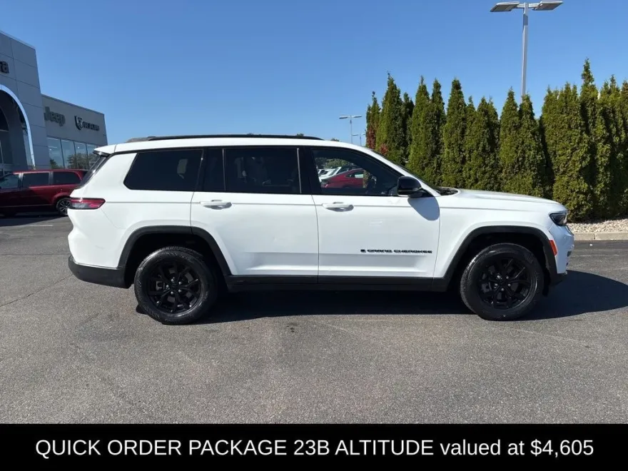 2024 Jeep Grand Cherokee Altitude photo 1
