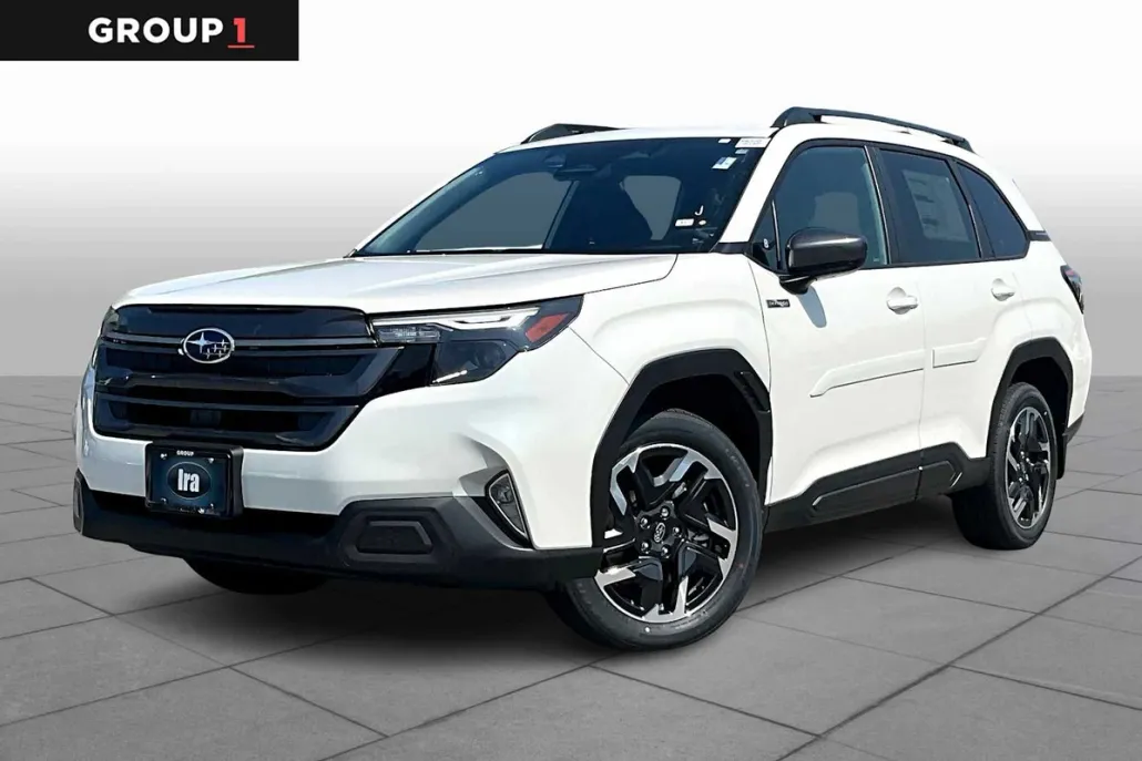 2025 Subaru Forester Premium photo 1