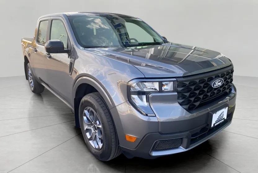 2025 Ford Maverick XLT photo 1