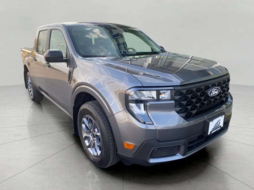 2025 Ford Maverick XLT photo 1