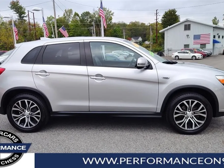 2018 Mitsubishi Outlander Sport SE photo 1