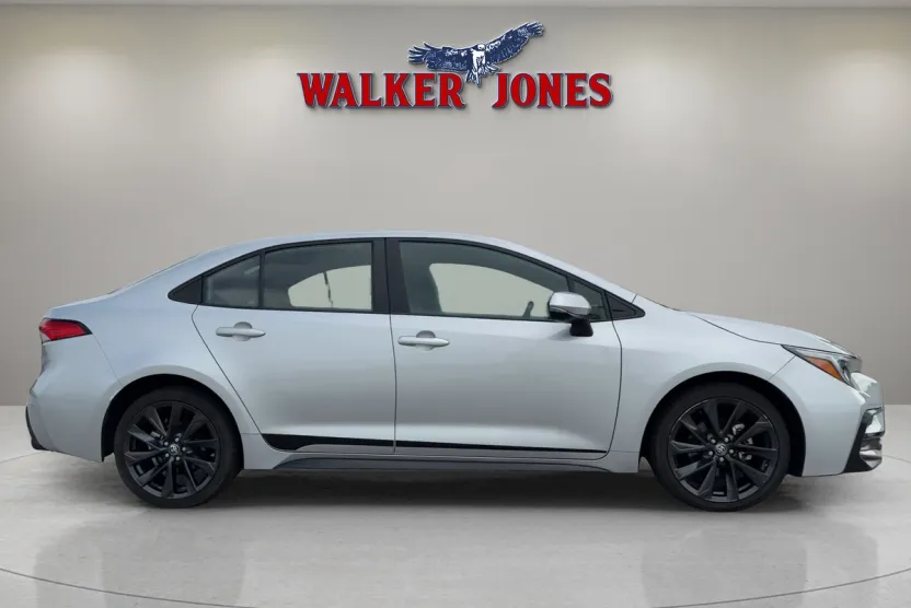 2023 Toyota Corolla SE photo 1