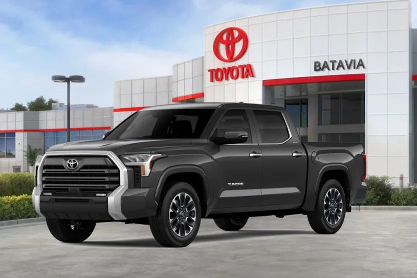 2025 Toyota Tundra Limited CrewMax photo 1