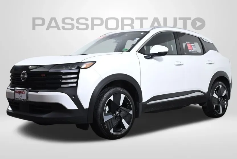 2025 Nissan Kicks SR photo 1