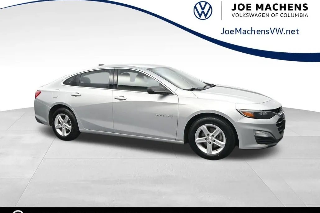 2020 Chevrolet Malibu LS photo 1
