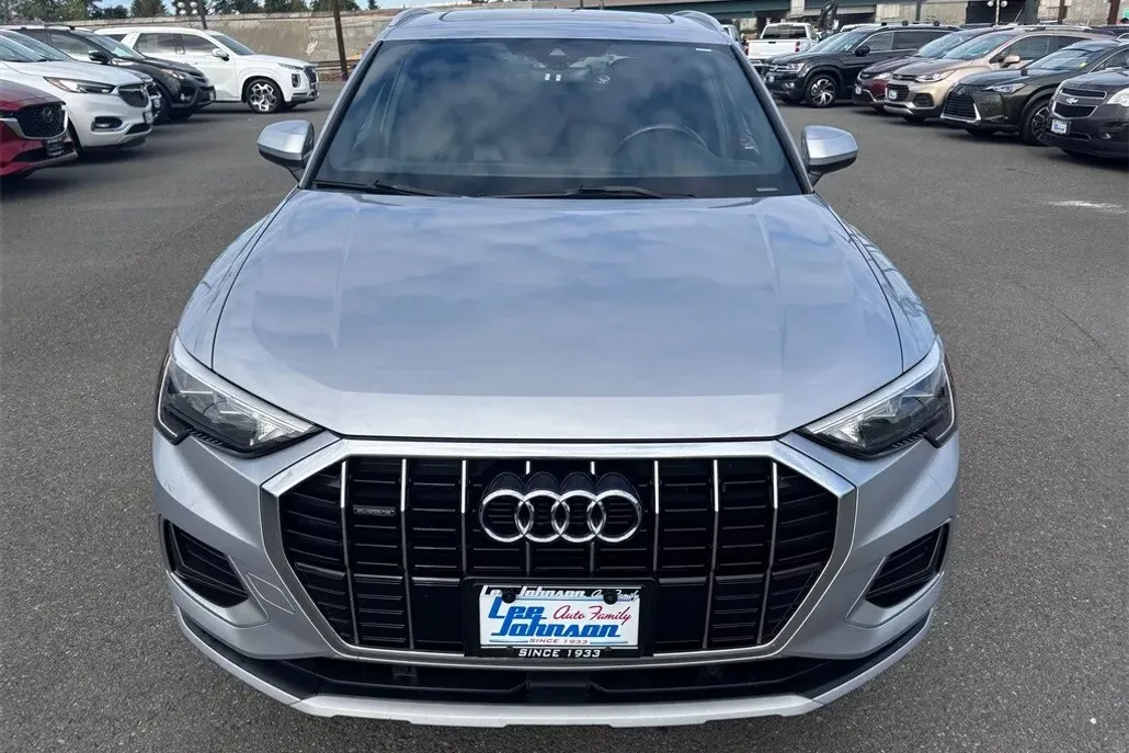 2019 Audi Q3 Premium photo 1