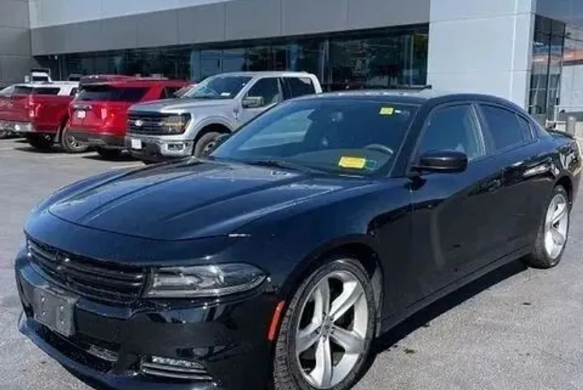 2017 Dodge Charger R/T photo 1