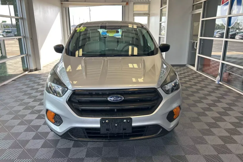 2018 Ford Escape S photo 1
