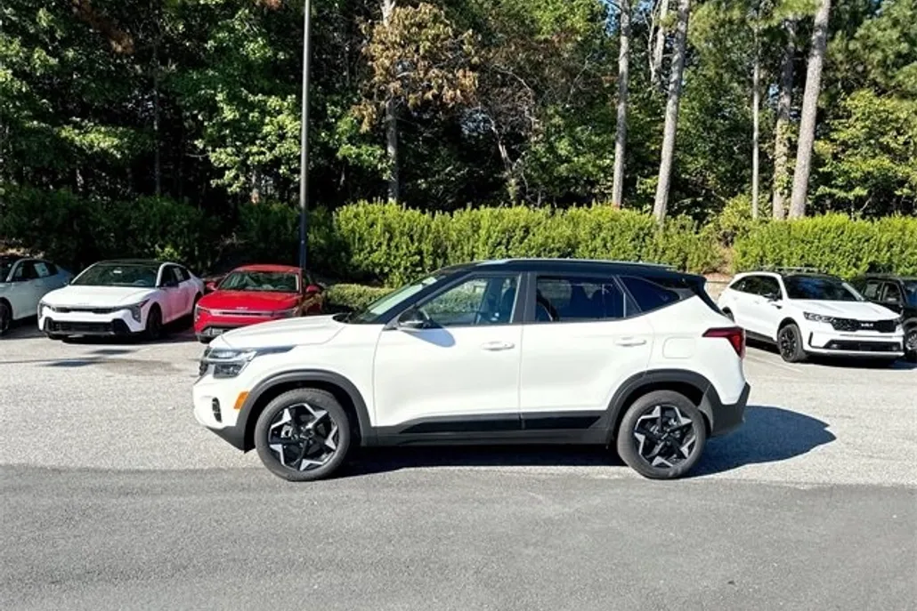 2025 Kia Seltos S photo 1