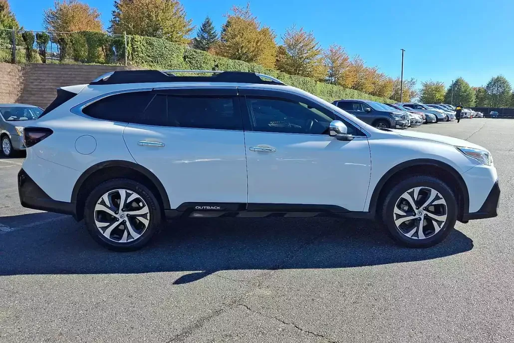 2020 Subaru Outback Touring XT photo 1