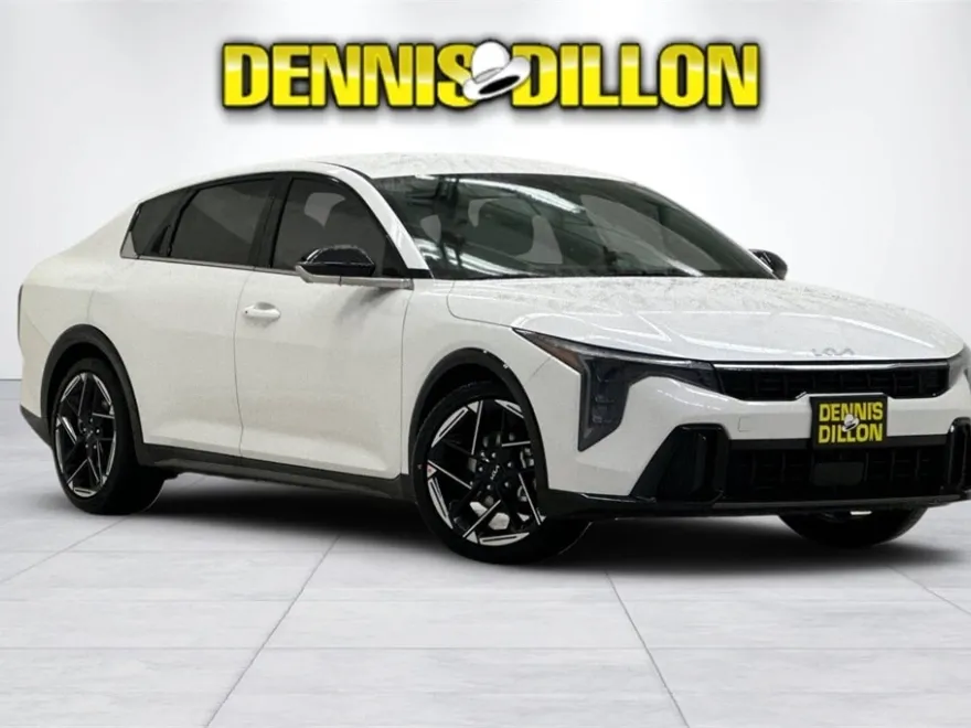 2025 Kia K4 GT-Line photo 1