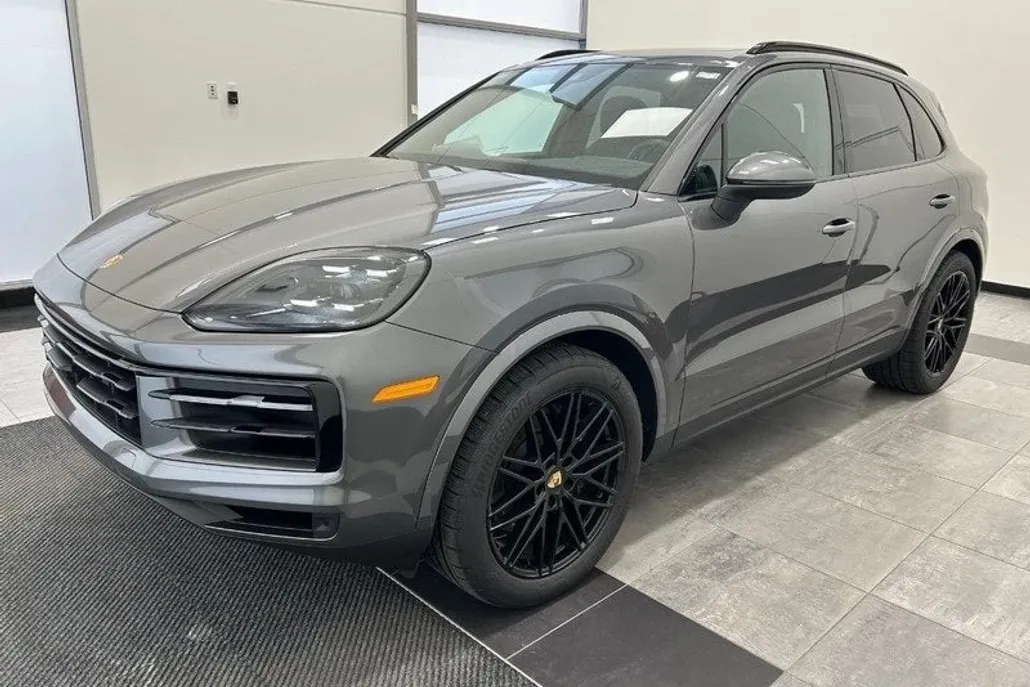2024 Porsche Cayenne Base photo 1