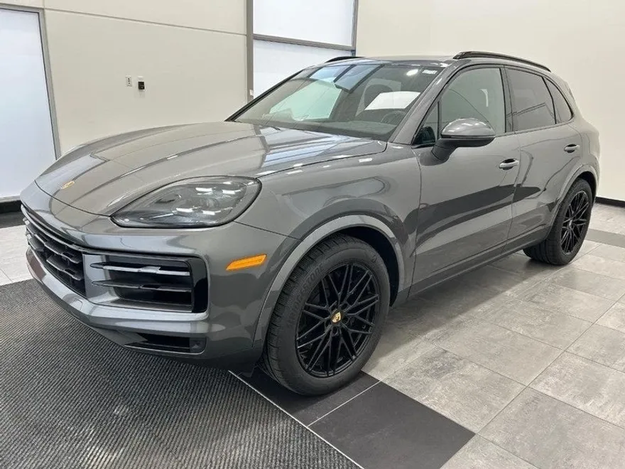 2024 Porsche Cayenne Base photo 1