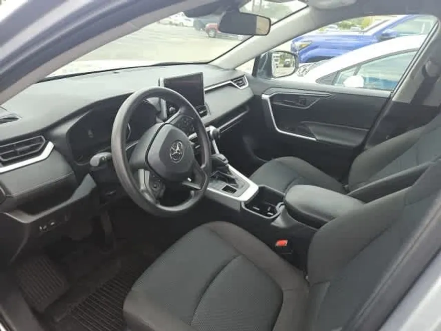 2024 Toyota RAV4 LE photo 1