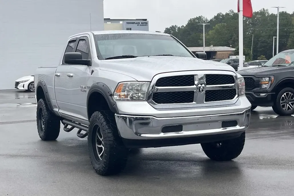 2016 Ram 1500 SLT photo 1