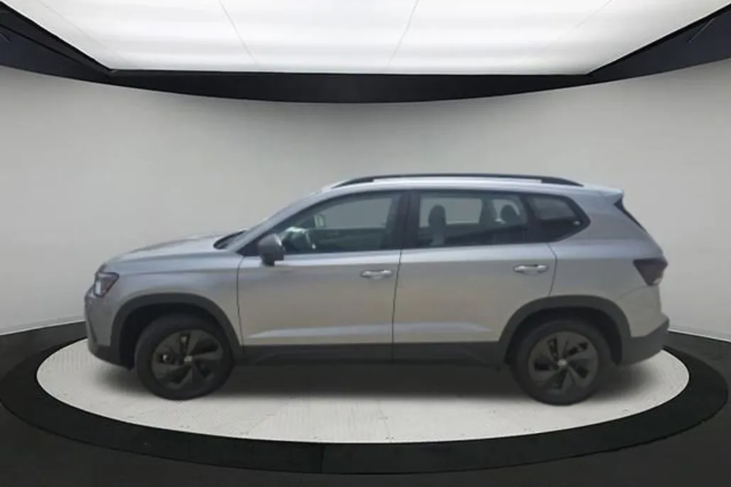 2025 Volkswagen Taos S photo 1