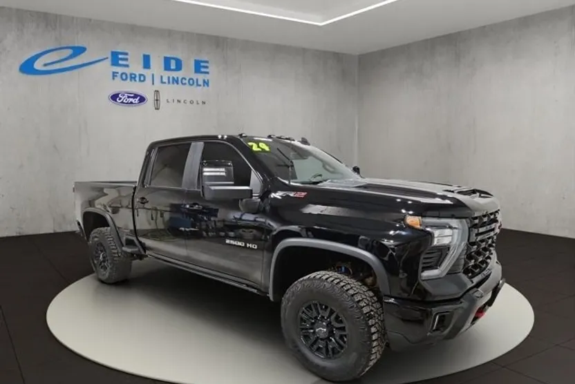 2024 Chevrolet Silverado 2500HD ZR2 photo 1