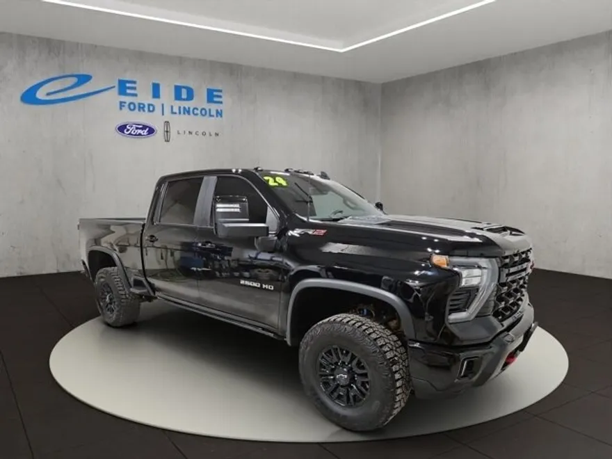 2024 Chevrolet Silverado 2500HD ZR2 photo 1