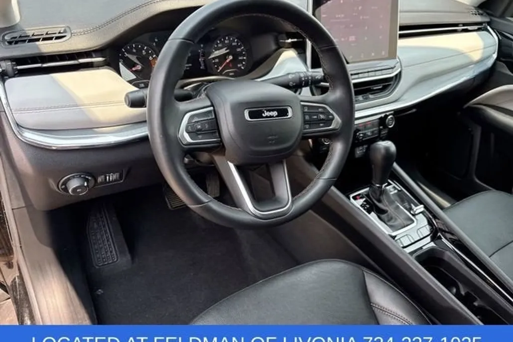 2022 Jeep Compass Limited photo 1