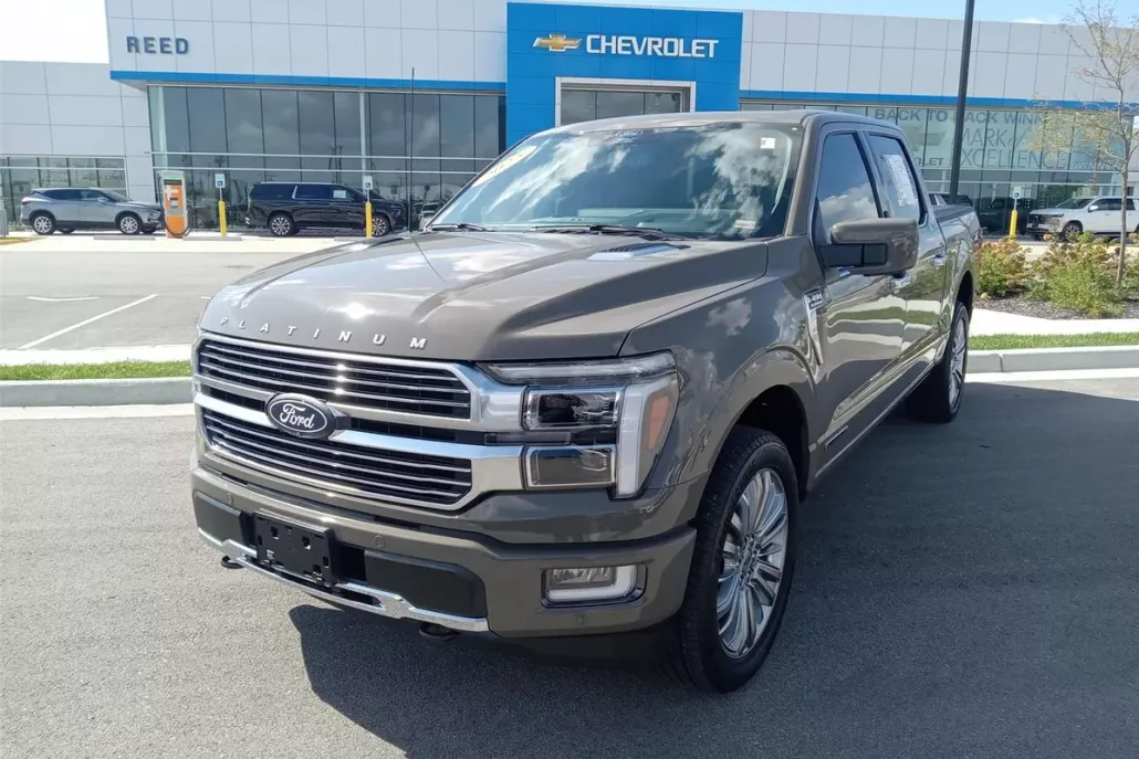 2025 Ford F-150 Platinum photo 1