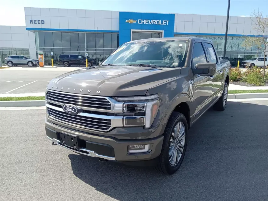 2025 Ford F-150 Platinum photo 1