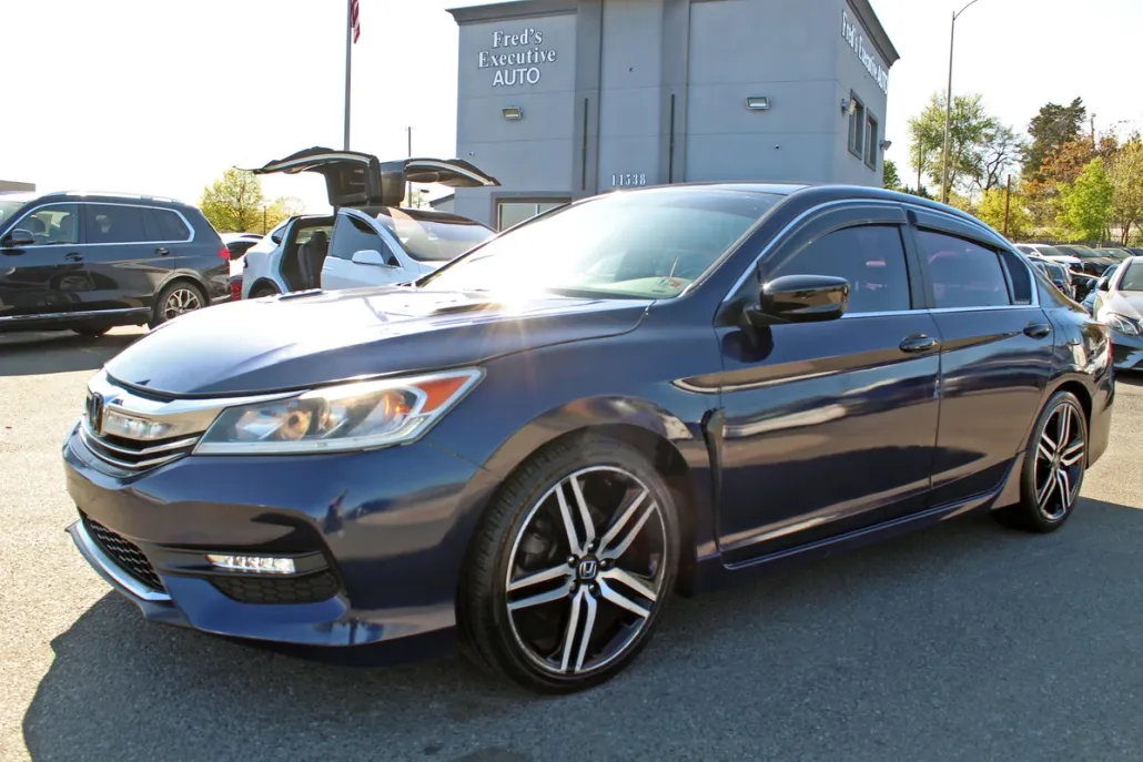 2017 Honda Accord Sport SE photo 1