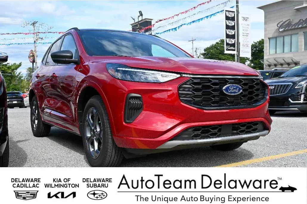 2024 Ford Escape ST-Line photo 1