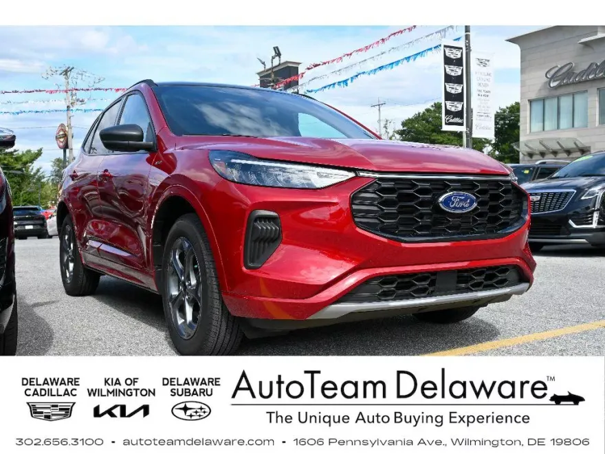 2024 Ford Escape ST-Line photo 1