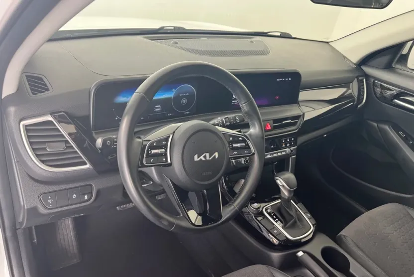 2024 Kia Seltos S photo 1