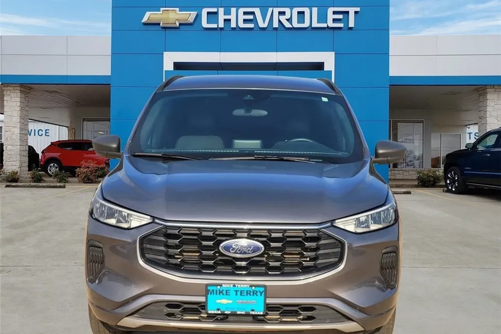 2024 Ford Escape ST-Line photo 1