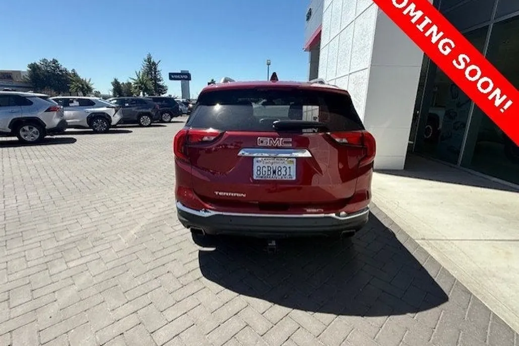 2023 Toyota Highlander LE photo 1