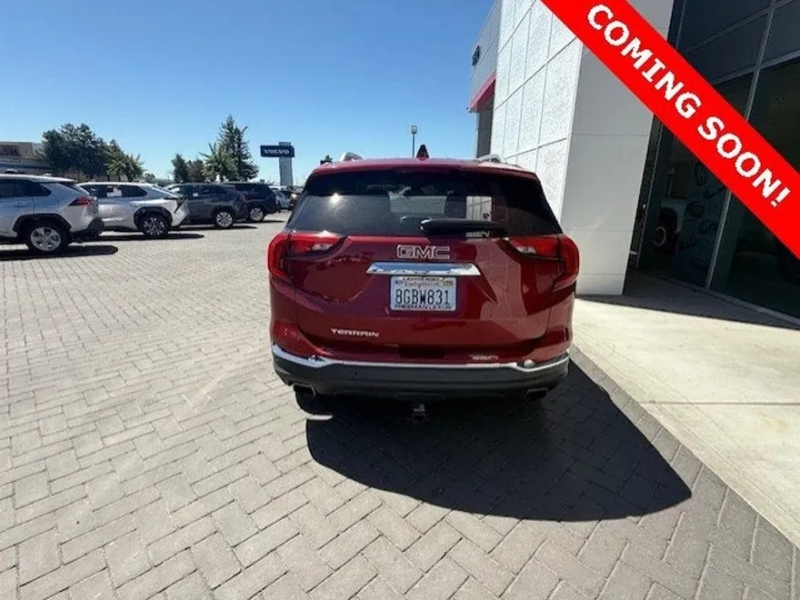 2023 Toyota Highlander LE photo 1