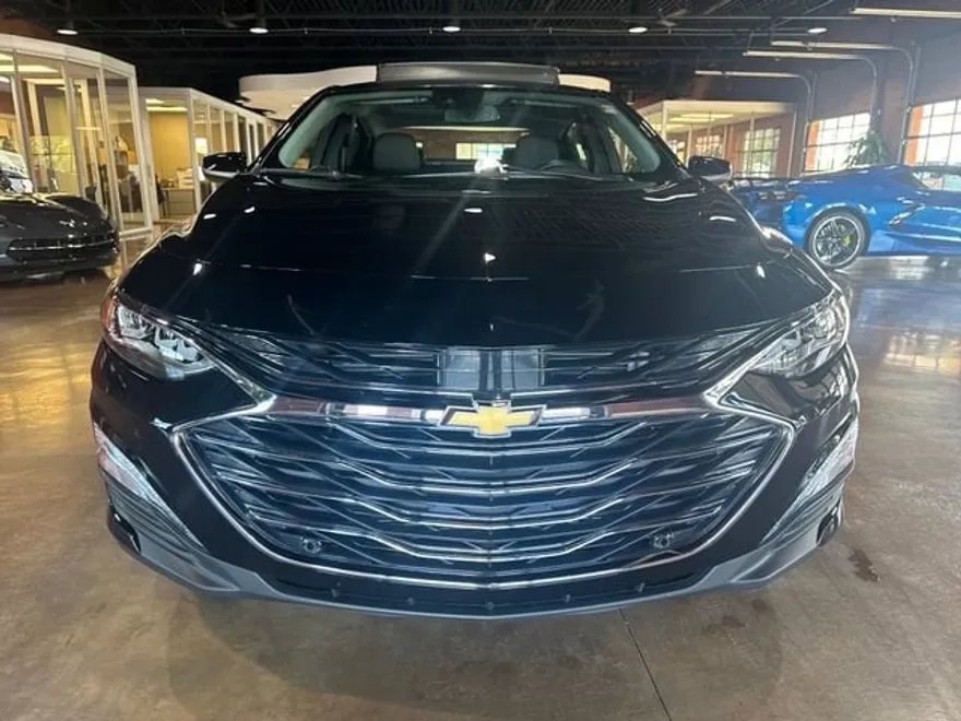 2022 Chevrolet Malibu Premier photo 1