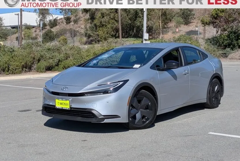 2024 Toyota Prius photo 1