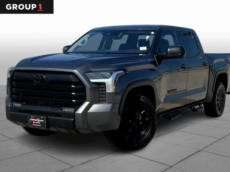 2023 Toyota Tundra SR5 CrewMax photo 1